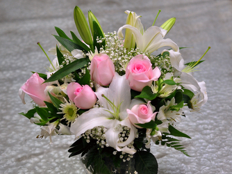 Lilies & Roses  Upper Darby Polites Florist, Springfield Polites Florist