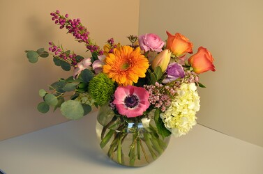 Mom's Sunday Centerpiece Upper Darby Polites Florist, Springfield Polites Florist
